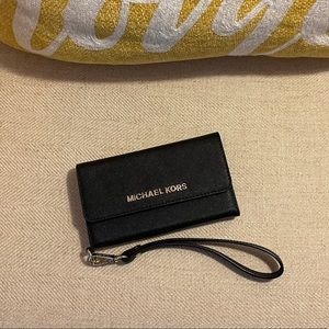 Michael Kors Wallet/Wristlet/Case for Iphone